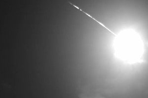 australia-residents-panic-as-gigantic-meteor-seen-over-queensland-skies