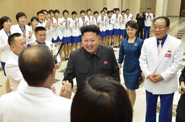 yaaz.az Kim Jong-Un ve heyat yoldashi Ri Sol-Ju