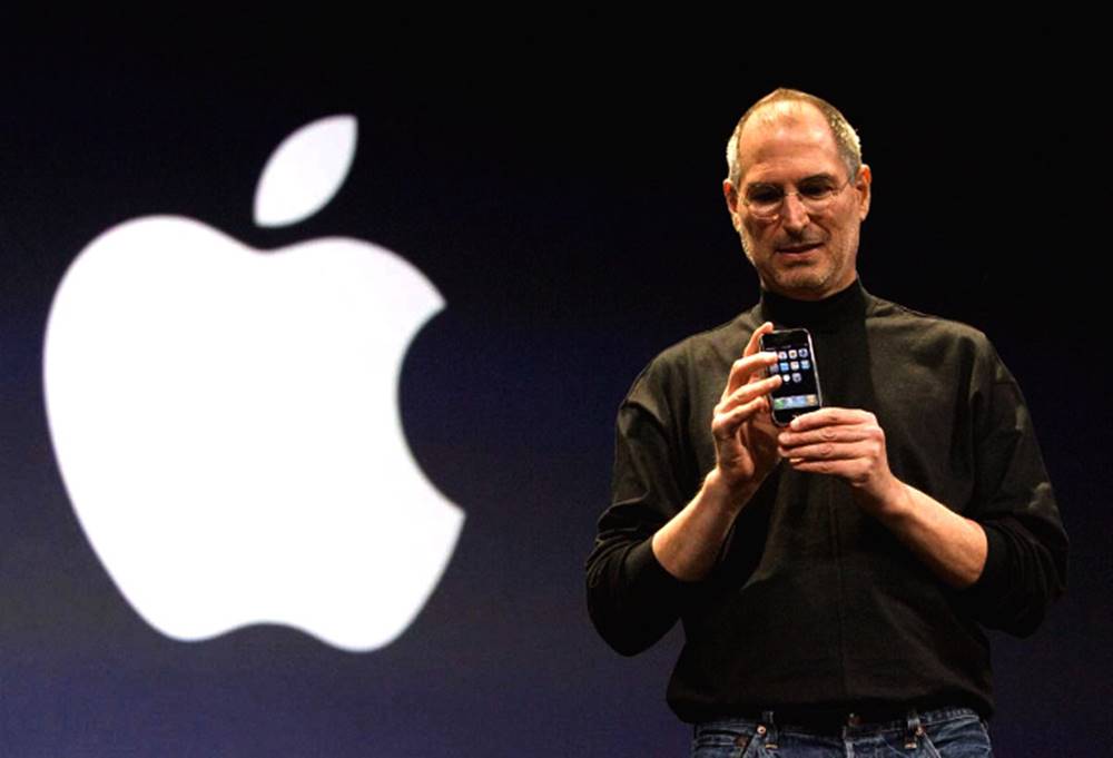 Steve Jobs - Applenin Qurucusu